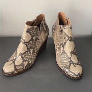 Lucky Brand Yimina Wedge Boot Snakeskin Size 9